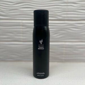Younique Touch Behold Setting Spray in Sleek Black
